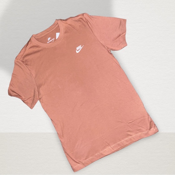 💰 SOLD 💰 Nike Sportswear Classic Logo Tee ! - Picture 2 of 4